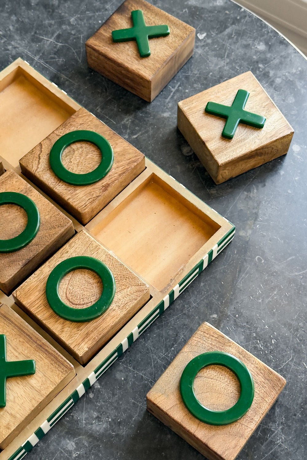 Detalles Juego De Resina Tres En Raya Detalle Verde Cristina Oria
