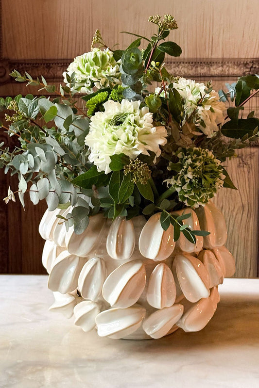 Jarrón Blanco Con Diseño De Carambolas En Relieve Cristina Oria 