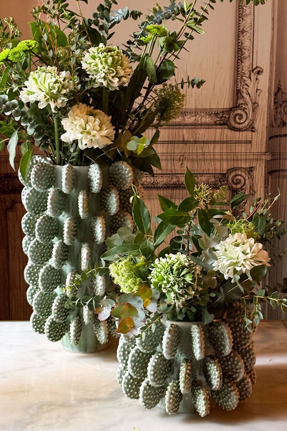 Detalle Composición Jarrón Bajo Con Diseño De Cactus Verde Cristina Oria 