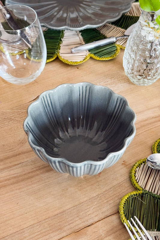 Cuenco De Cerámica Flor Gris Cristina Oria