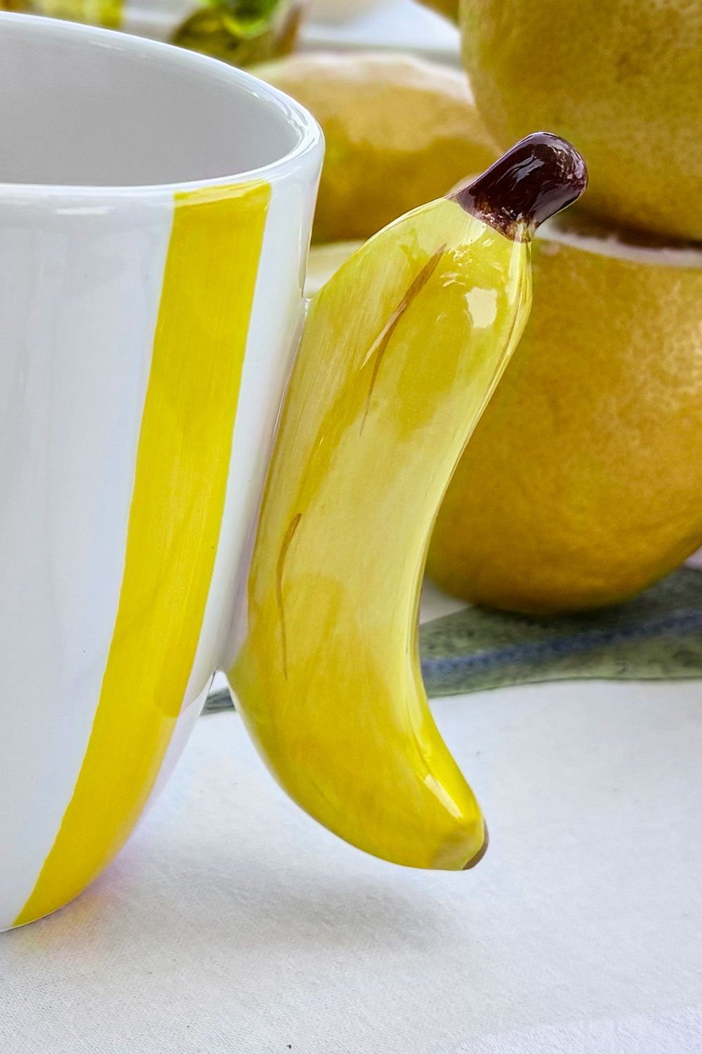 Plátano Taza Diseño Rayas De Colores & Asa De Fruta Cristina Oria