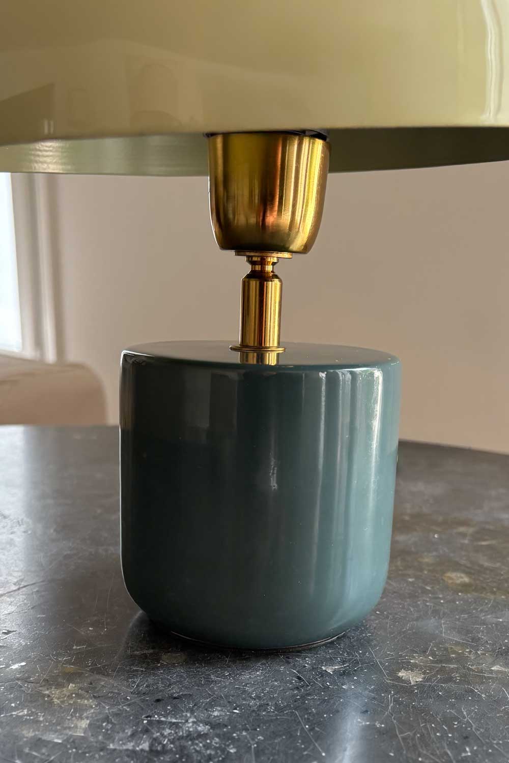 Detalles Lámpara De Metal Diseño Champiñón Cristina Oria