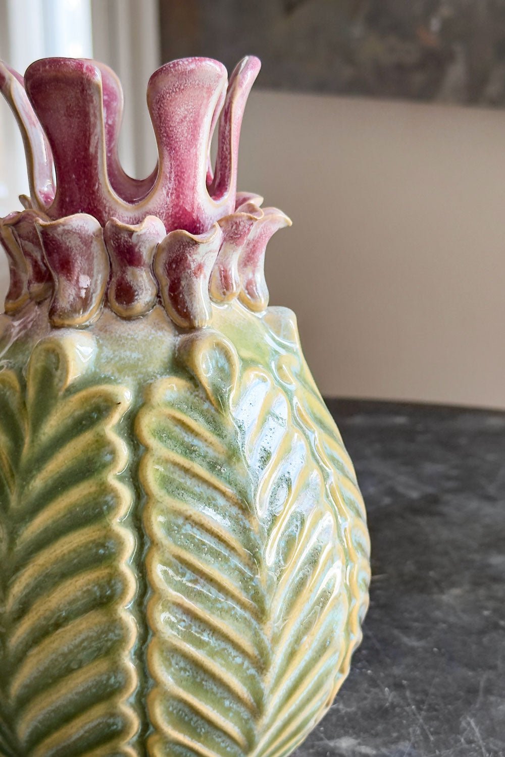 Detalles Jarrón Artesanal Bulbo Flor Verde Jade Cristina Oria