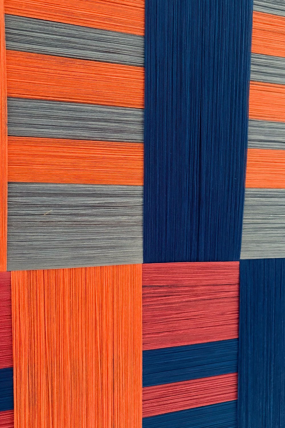 Detalle Cuadro De Diseño Trenzado Con Cuerdas En Tonos Azules Cristina Oria 