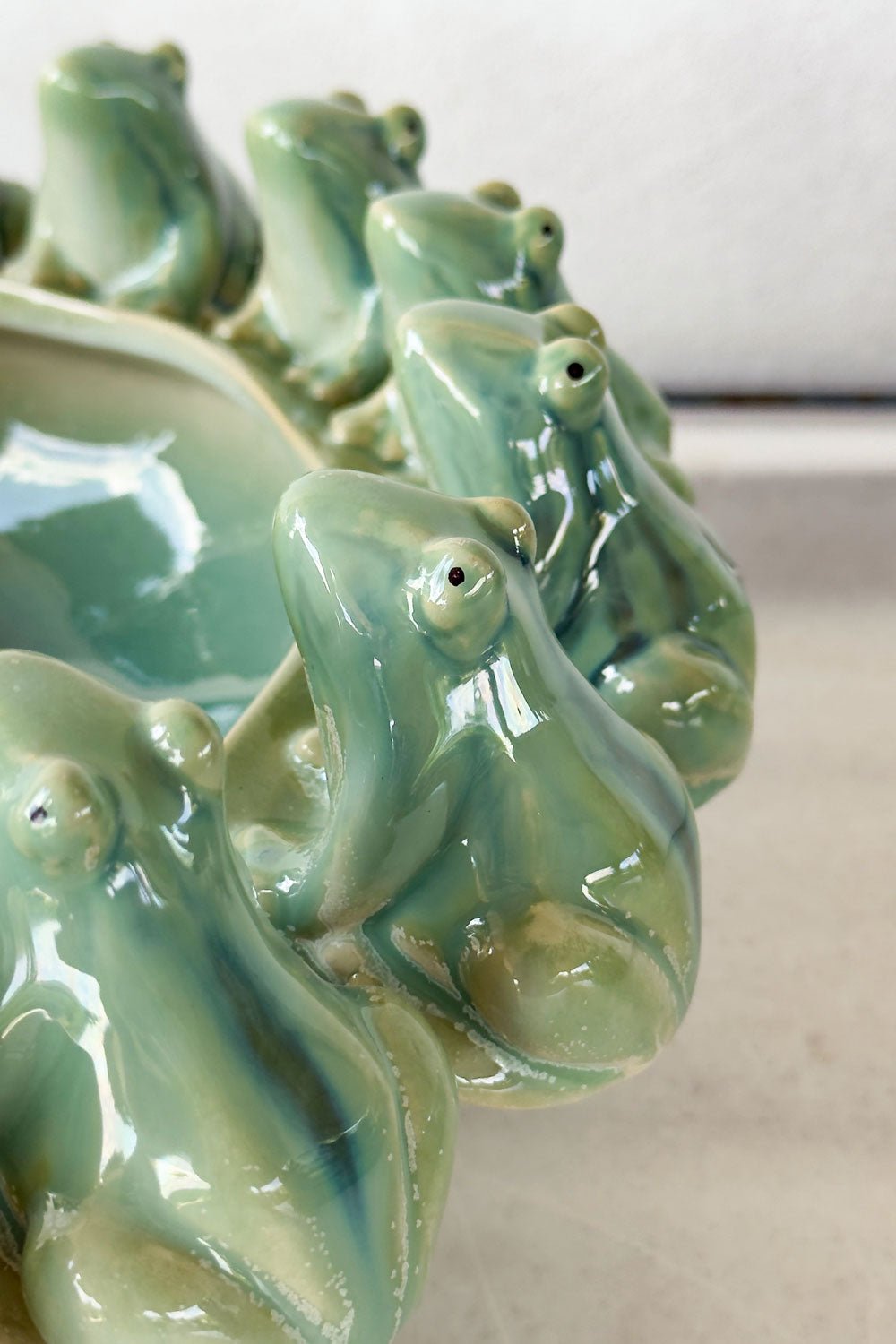 Detalles Ojos Rana Centro De Mesa De Cerámica Diseño Ranas Cristina Oria