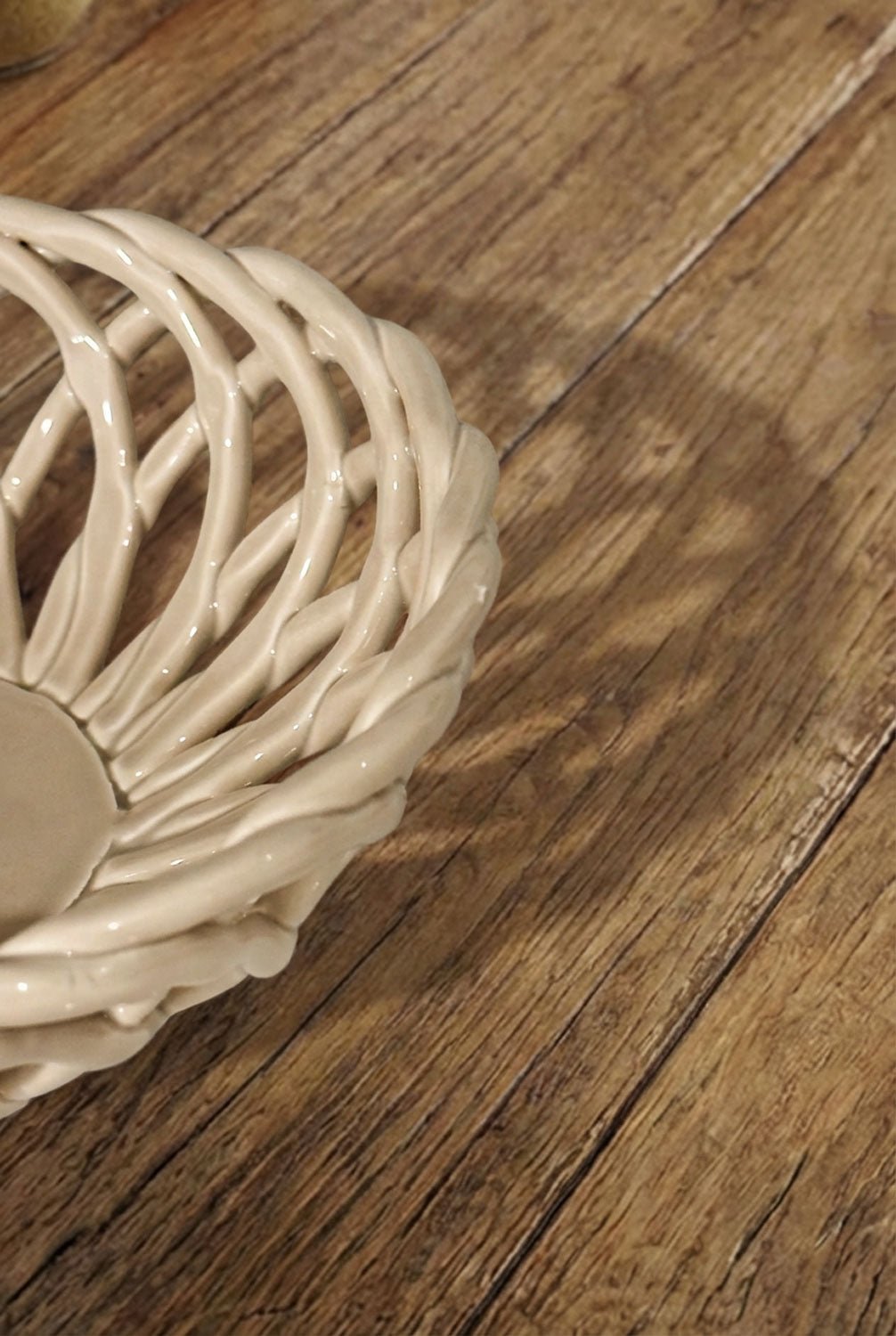 Detalle Frutero De Porcelana Diseño Trenzado Pequeño Cristina Oria 