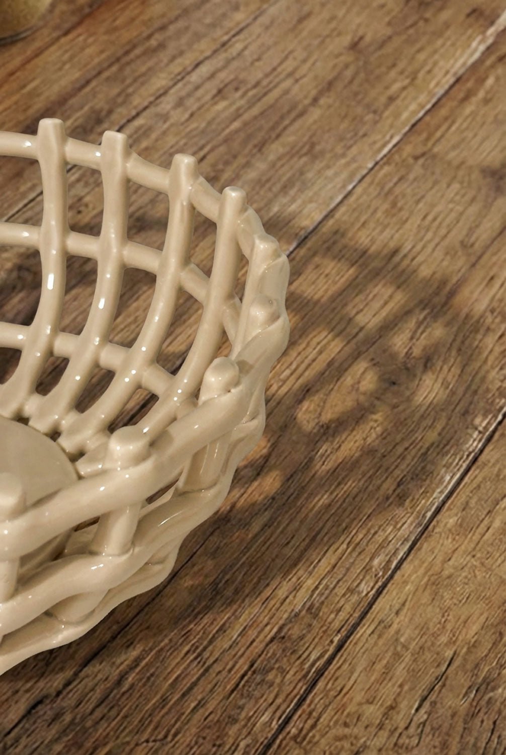 Detalle Frutero De Porcelana Diseño Trenzado Grande Cristina Oria 