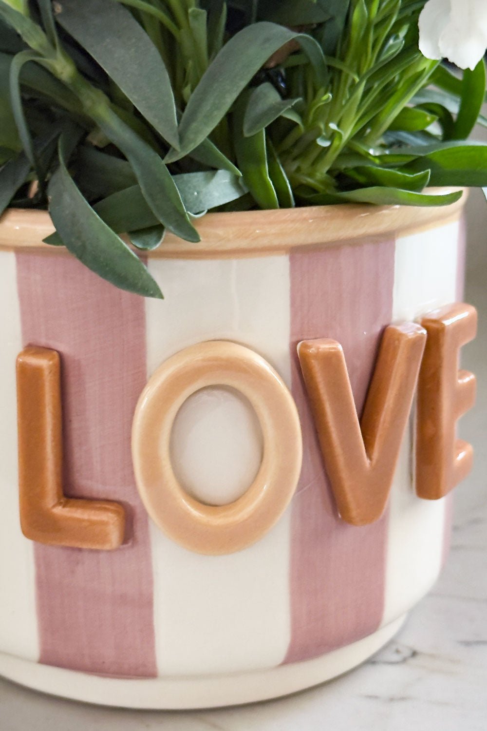 Detalles Jarrón Rosa Y Blanco Diseño "Love" Cristina Oria