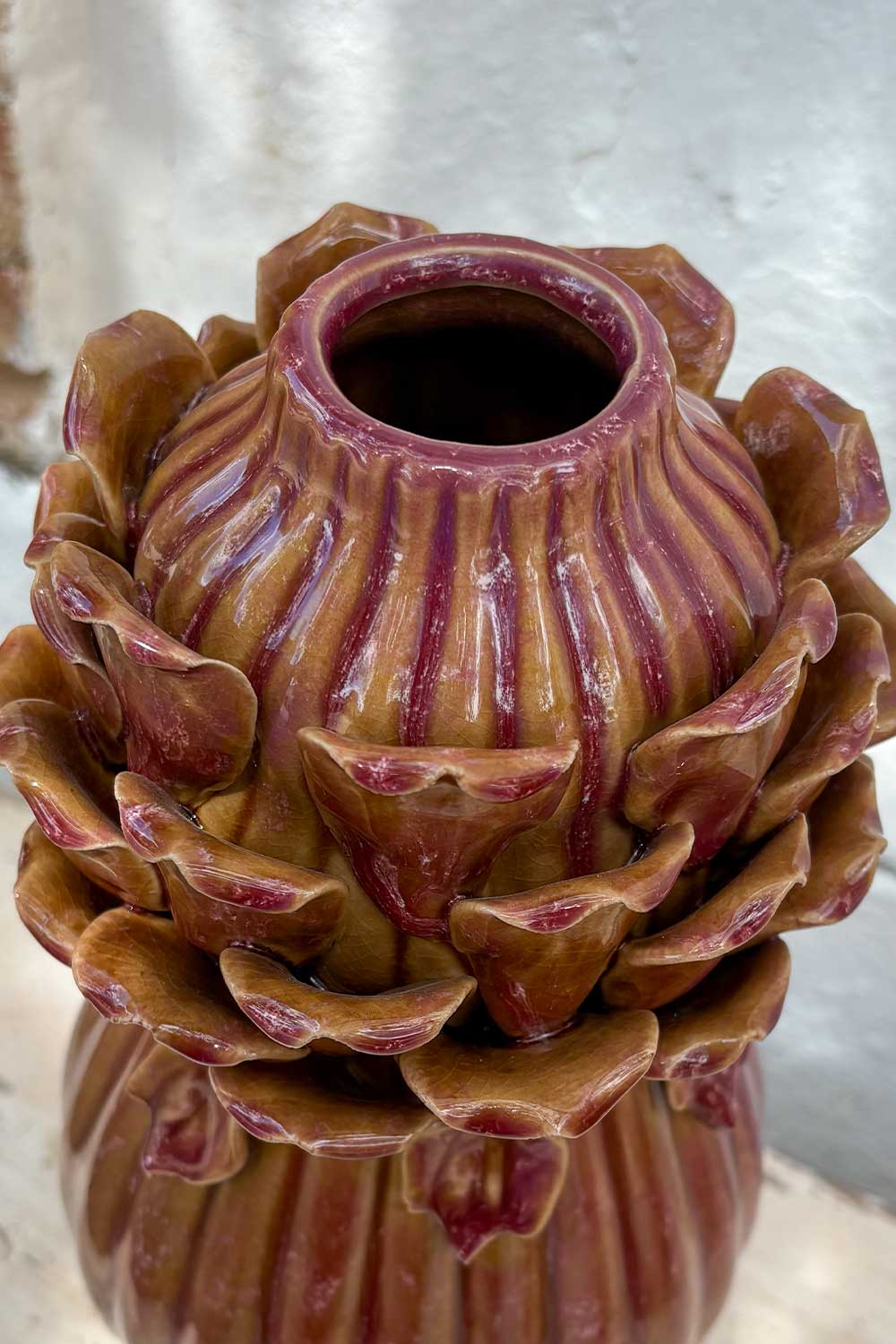 Detalles Jarrón Alargado De Gres Tono Arcilla Cristina Oria