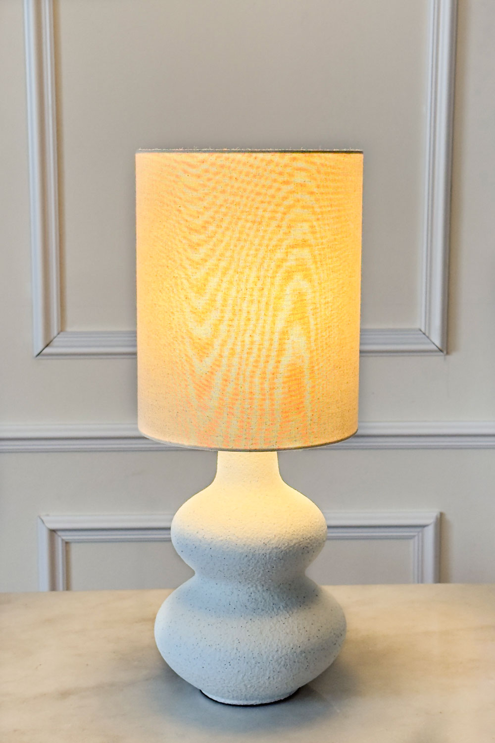 Lámpara De Mesa De Cerámica Crema Con Pantalla De Lino