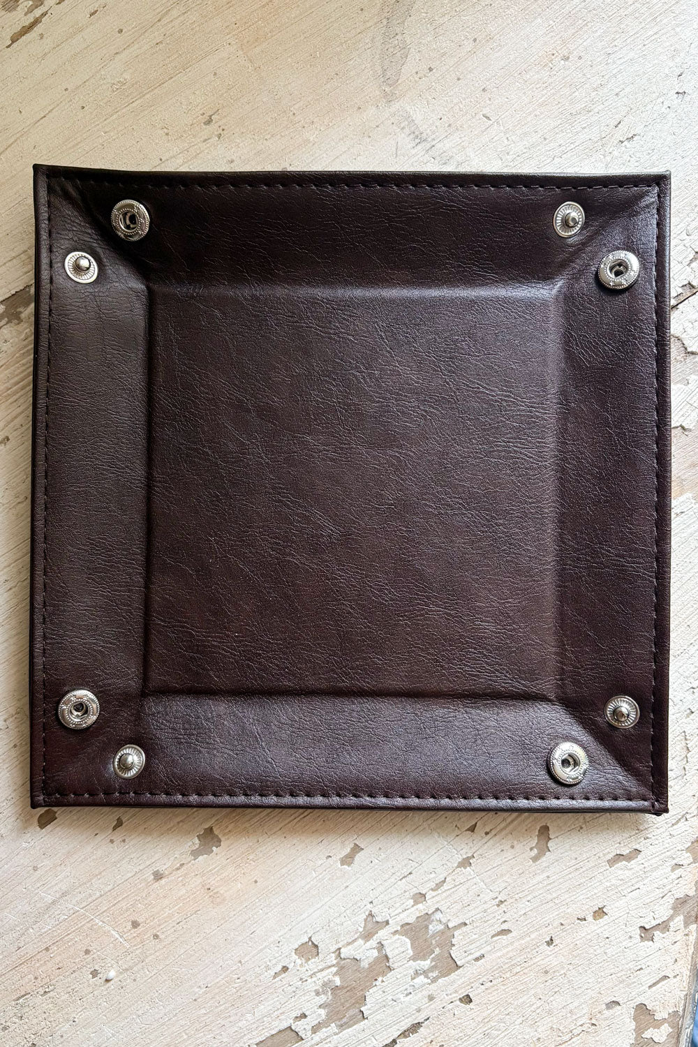 Detalle Abierta Bandeja Vaciabolsillos De Piel Cristina Oria 