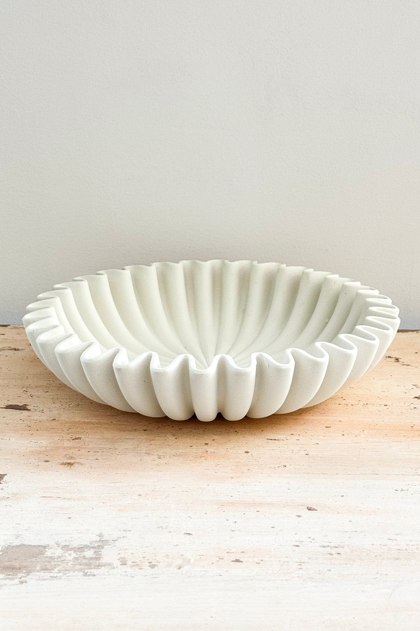 Ondas Centro De Mesa Bajo De Resina Diseño Ondas Cristina Oria