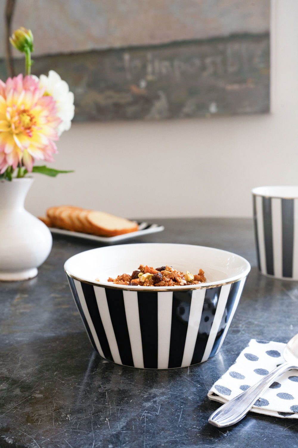 Cuenco Negro Y Blanco Con Diseño De Rayas