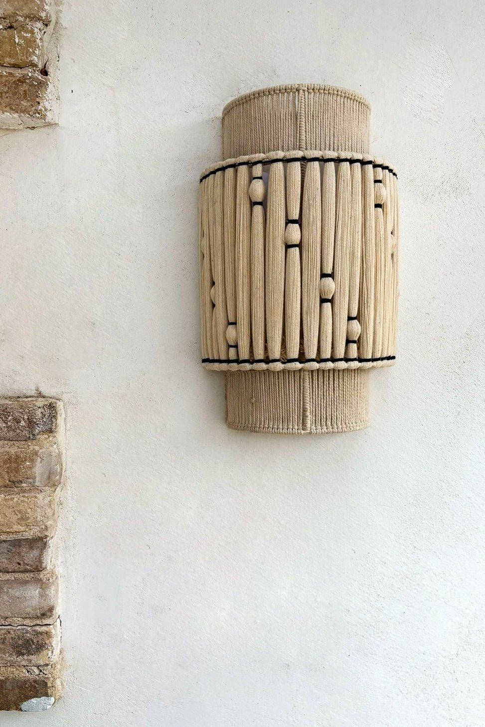 Aplique De Pared De Yute Y Algodón Con Detalles Negros