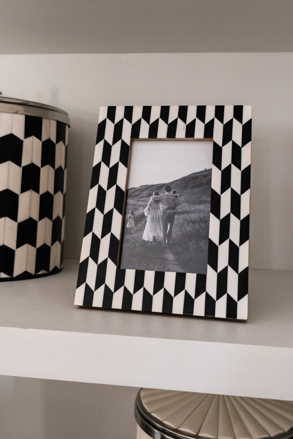 Cadre photo flèches noires et blanches | Décoration | Cristina Oria