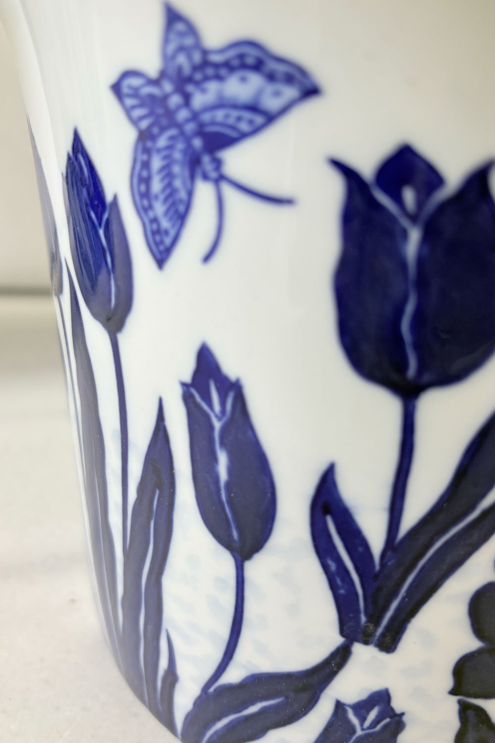 Detalles Macetero Diseño Tulipanes Azul Y Blanco Grande Cristina Oria