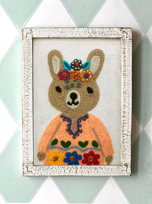 Tableau Enfant Portrait Lapin Brodé