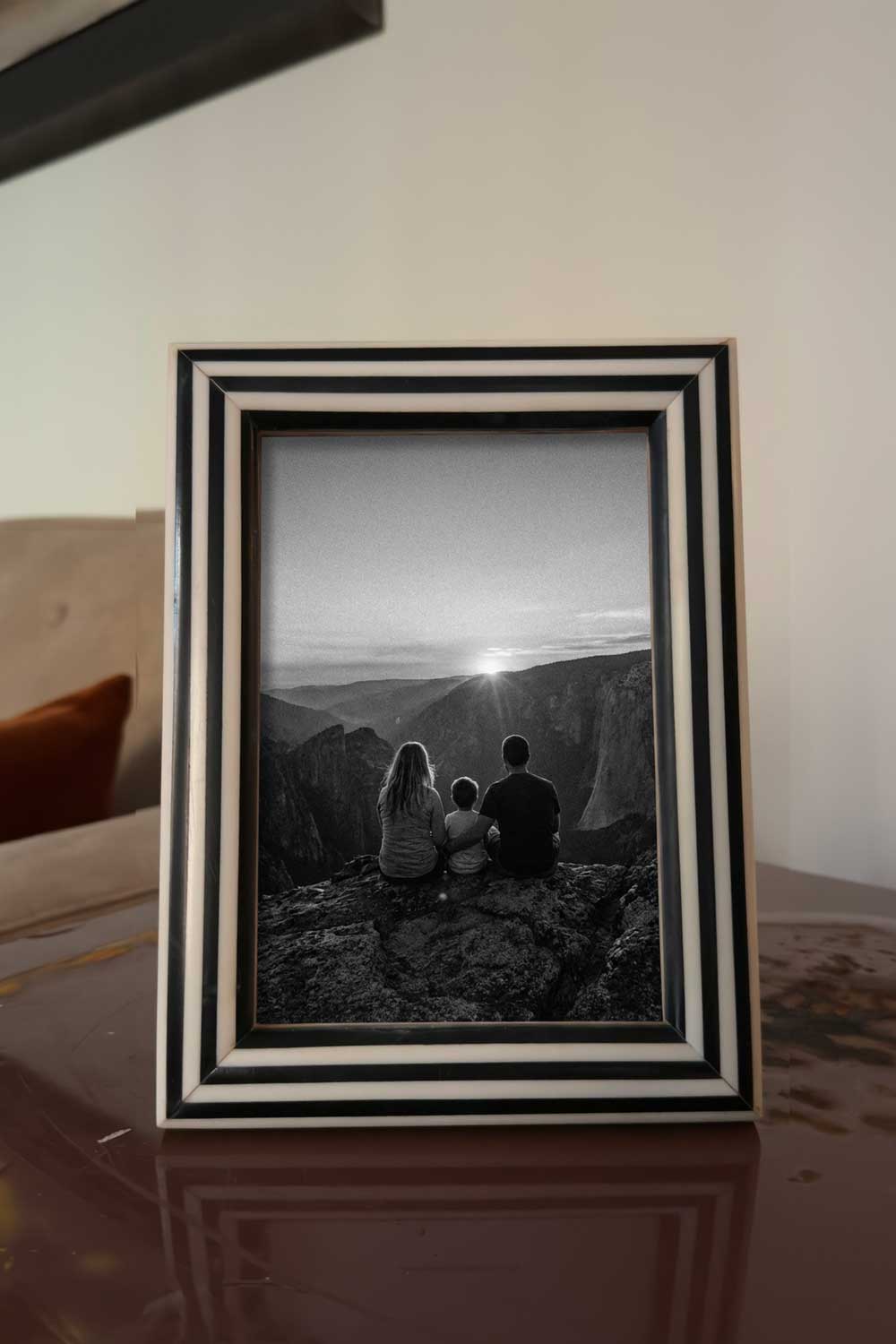 Marco De Fotos De Resina Con Diseño De Rayas Blancas Y Negras