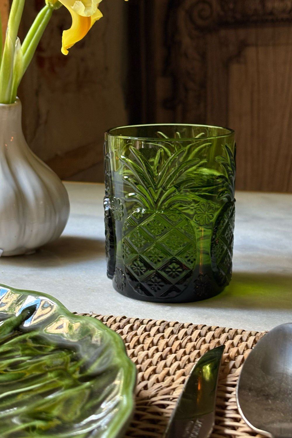 Detalle Mesa Set 6 Vasos Verdes Con Diseño De Piñas Cristina Oria 