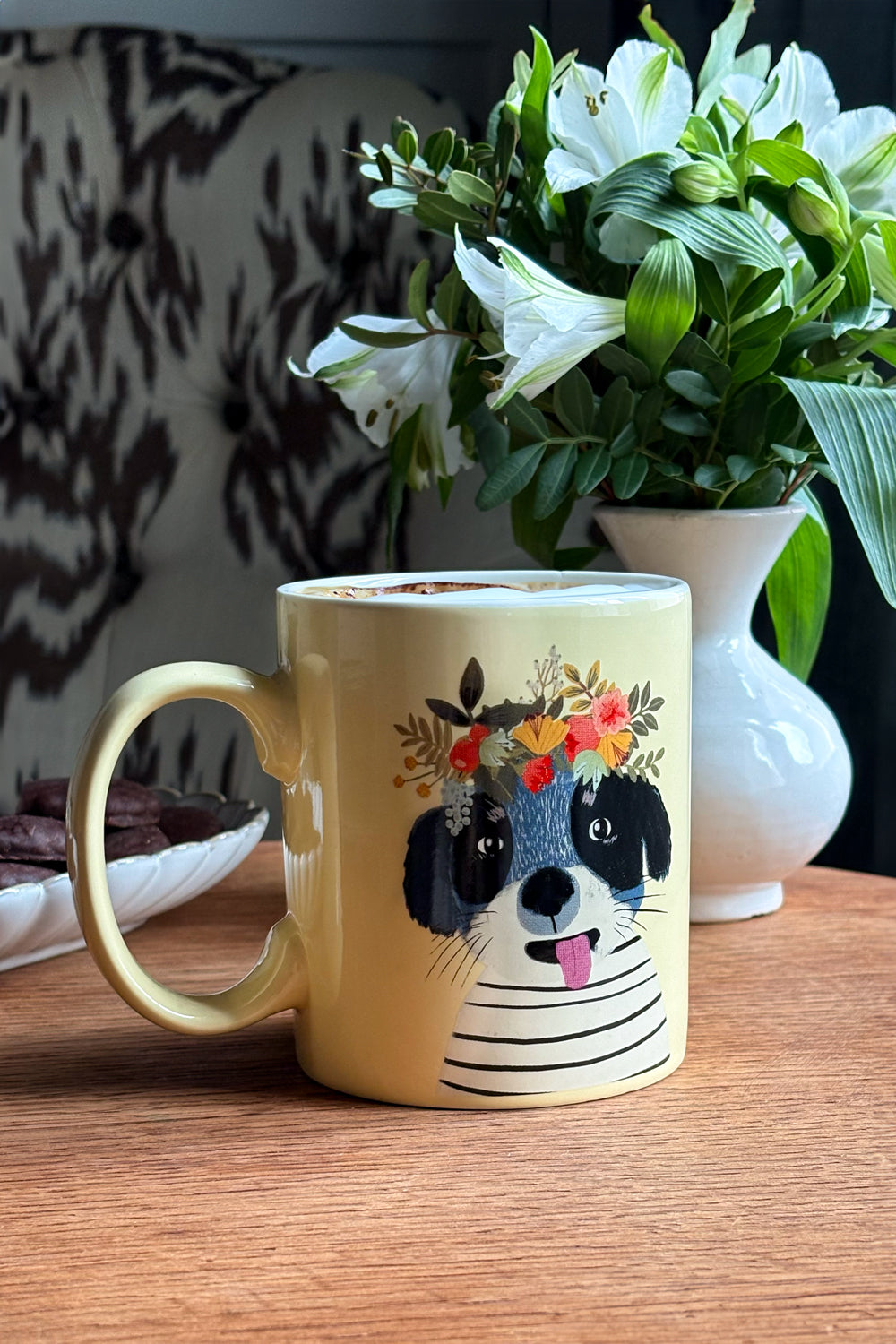 Taza Con Diseño De Perros Amarrilla Cristina Oria 