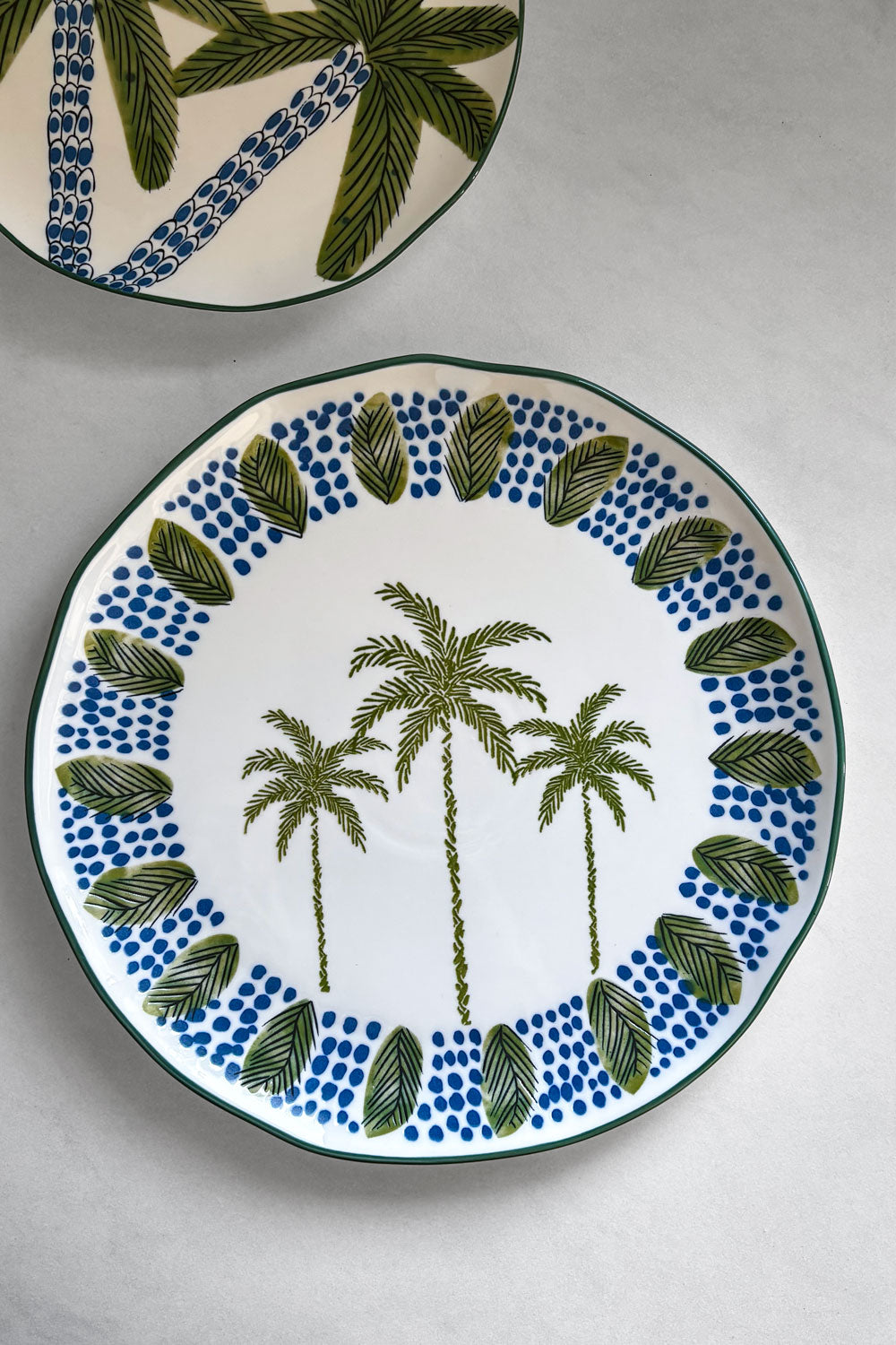 Plato Llano De Porcelana Diseño Palmeras Cristina Oria