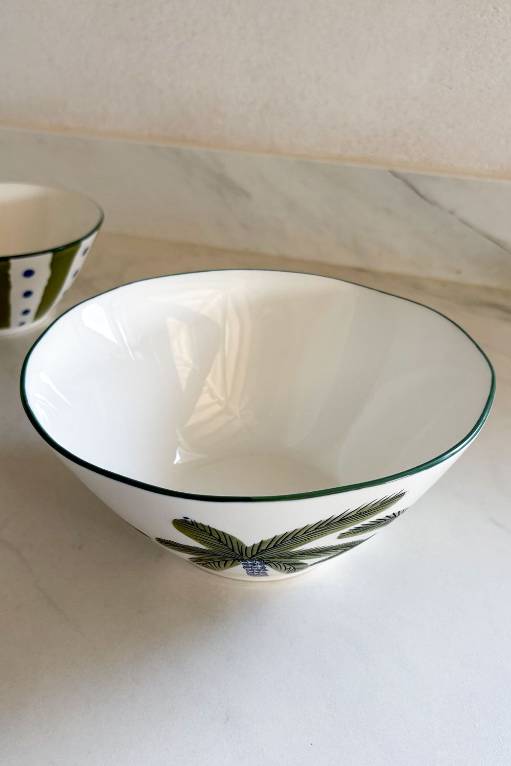 Detalles Ensaladera De Porcelana Diseño Palmeras Cristina Oria