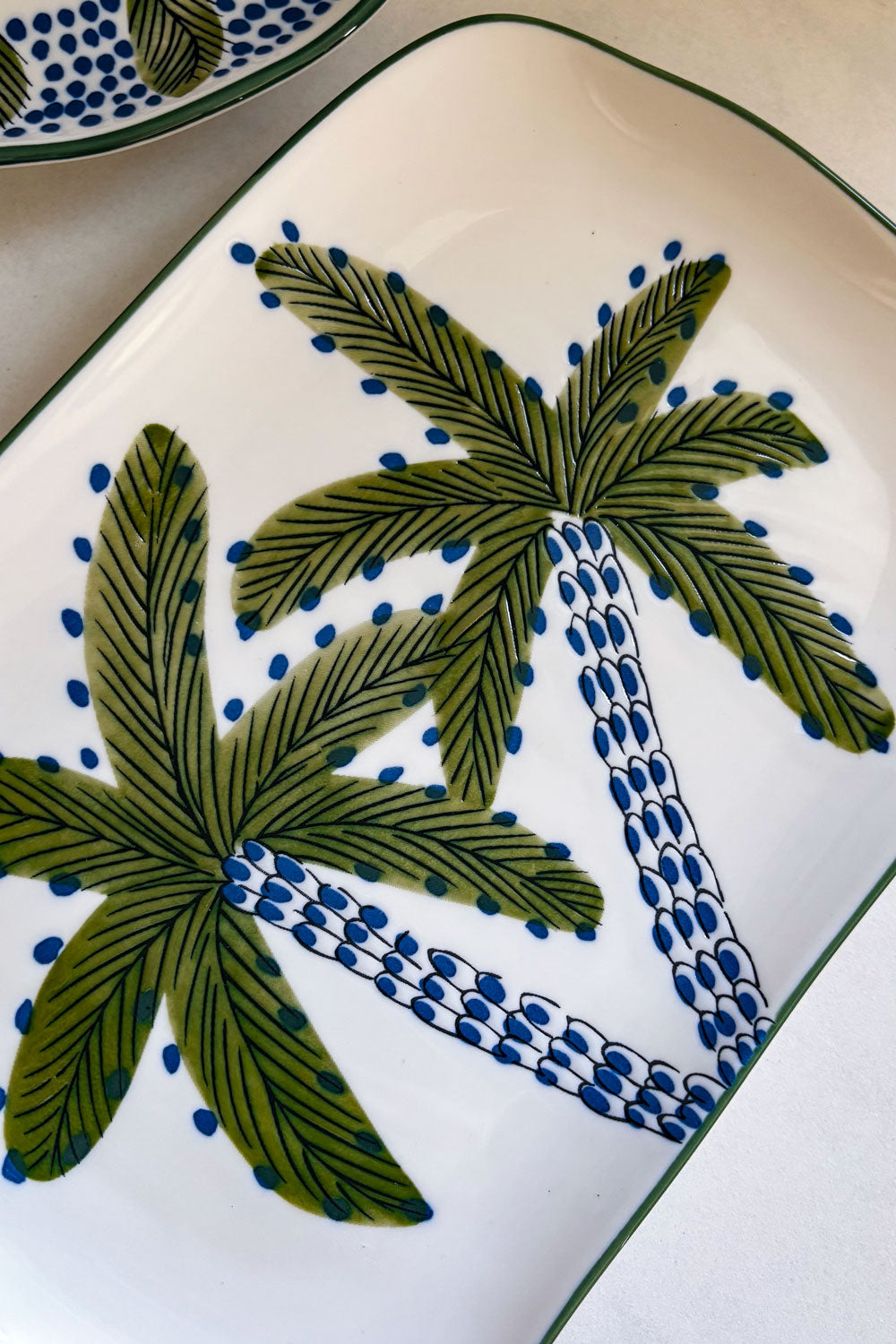 Detalles Bandeja De Porcelana Diseño Palmeras Cristina Oria
