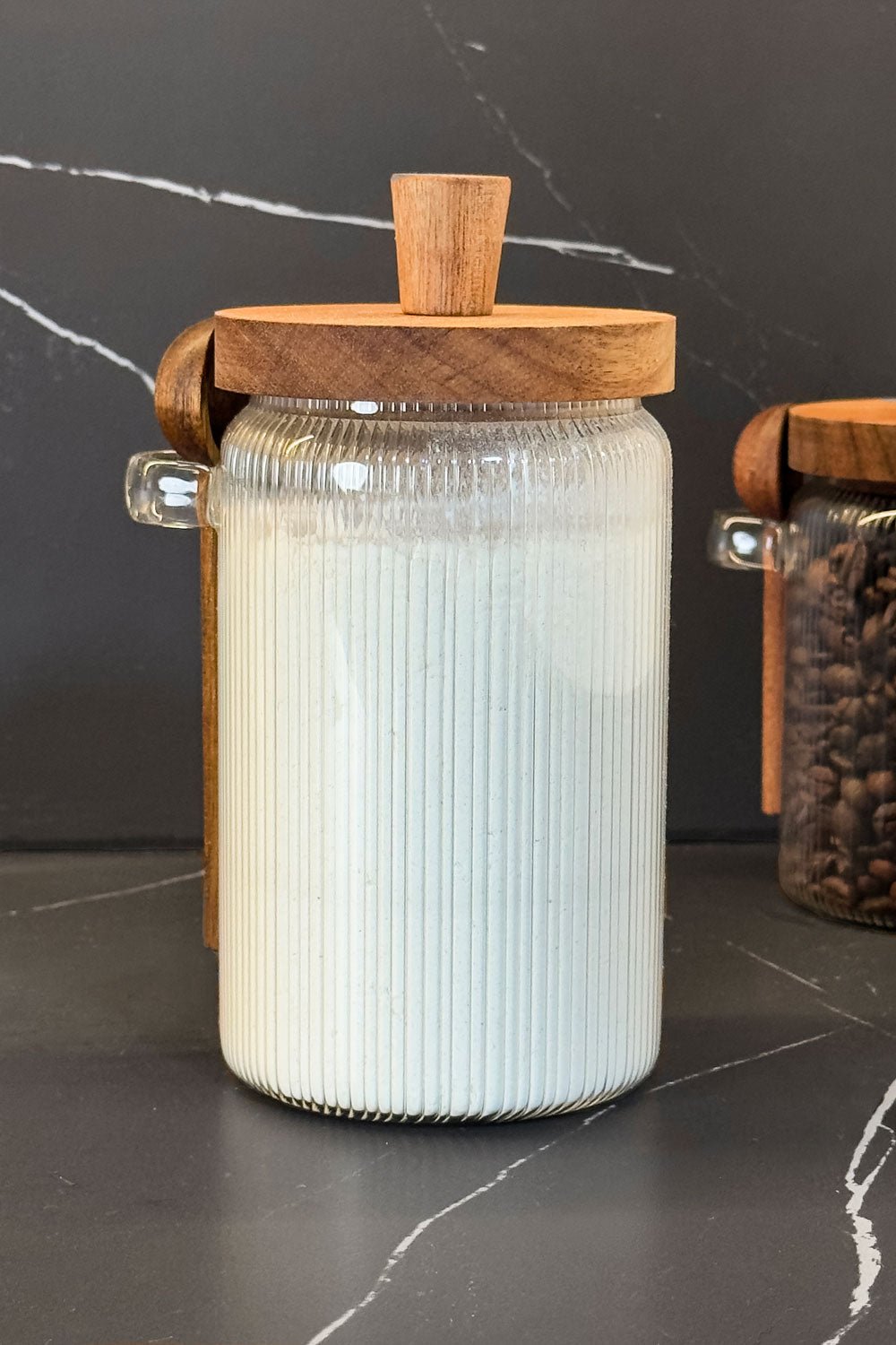 Mediano Tarro De Cristal Con Cuchara De Madera Cristina Oria