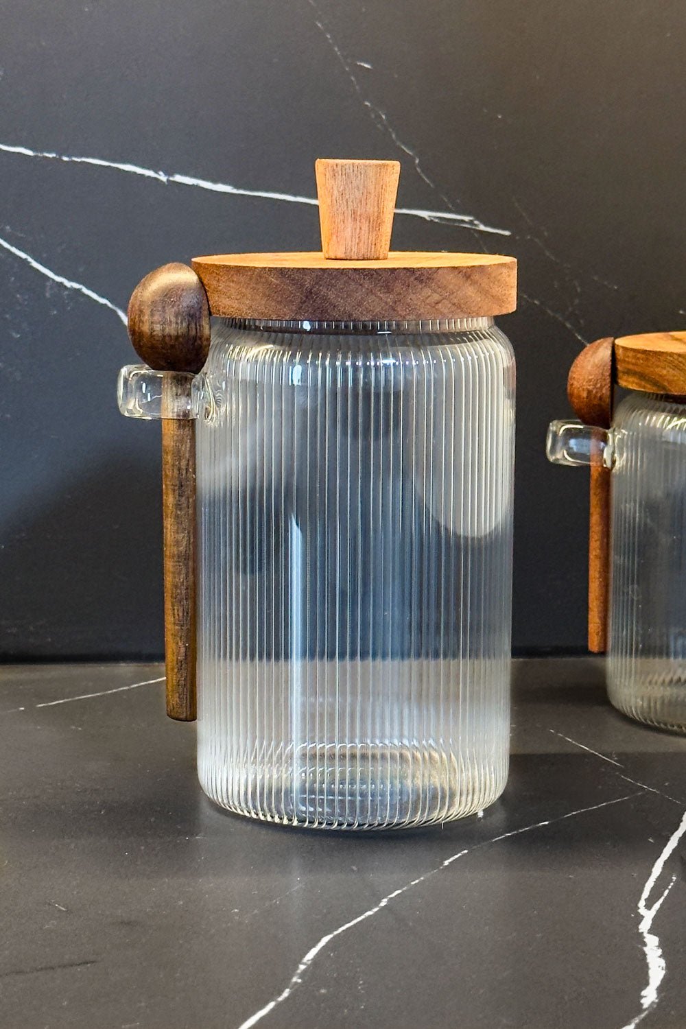 Mediano Vacío Tarro De Cristal Con Cuchara De Madera Cristina Oria