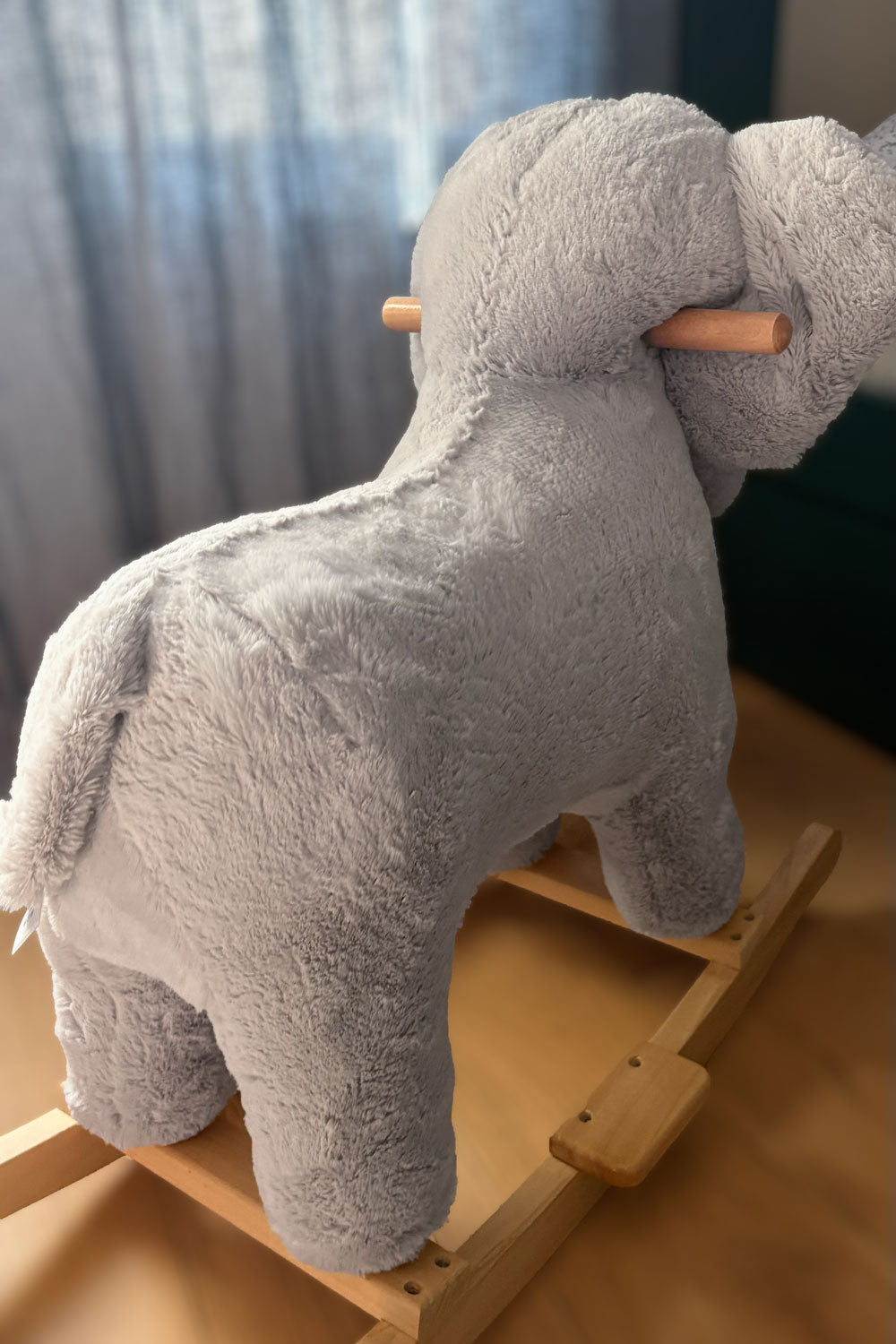 Detalle Balancín Mecedora Infantil Elefante Cristina Oria 