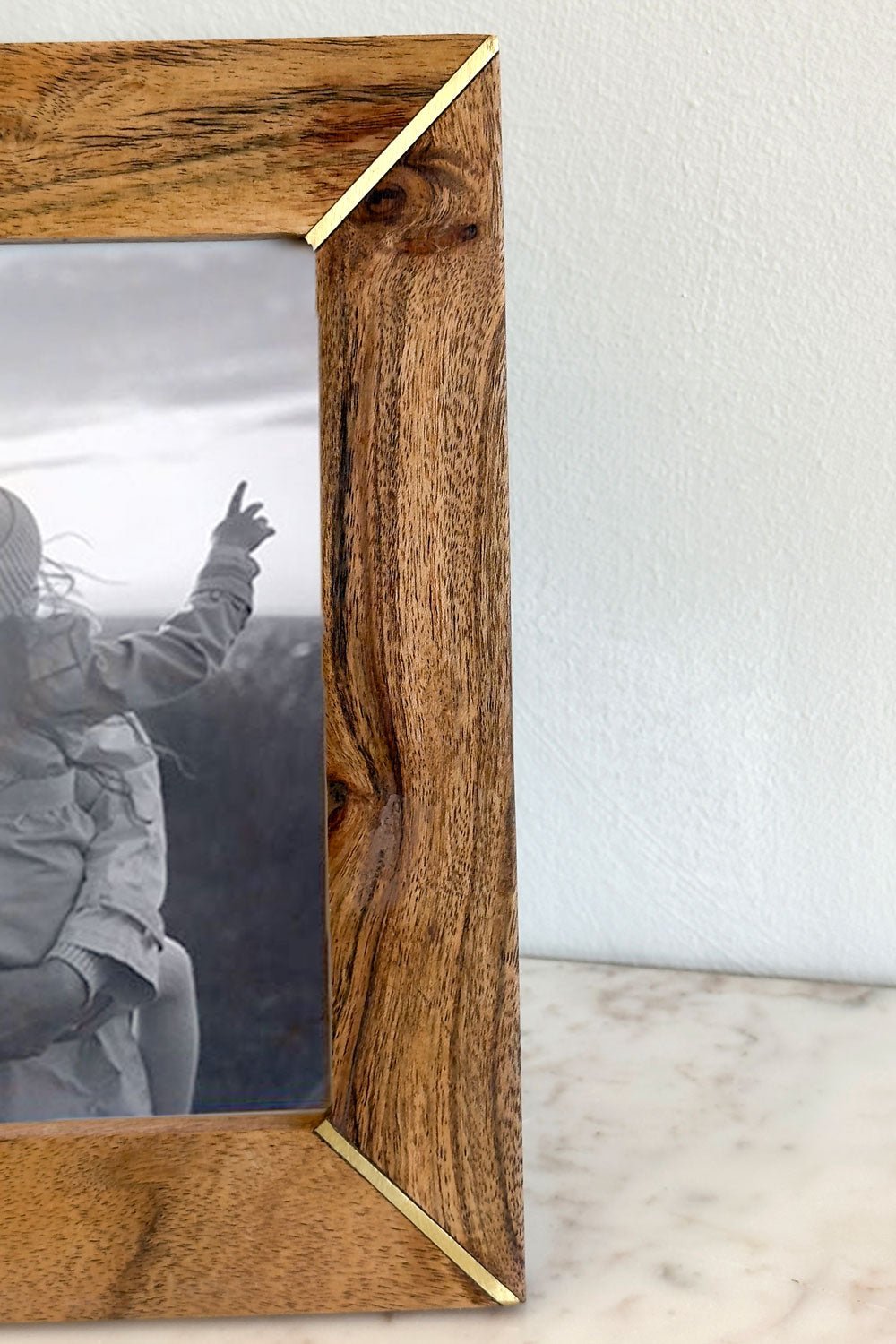 Cadre Photo en Bois avec Détails Dorés