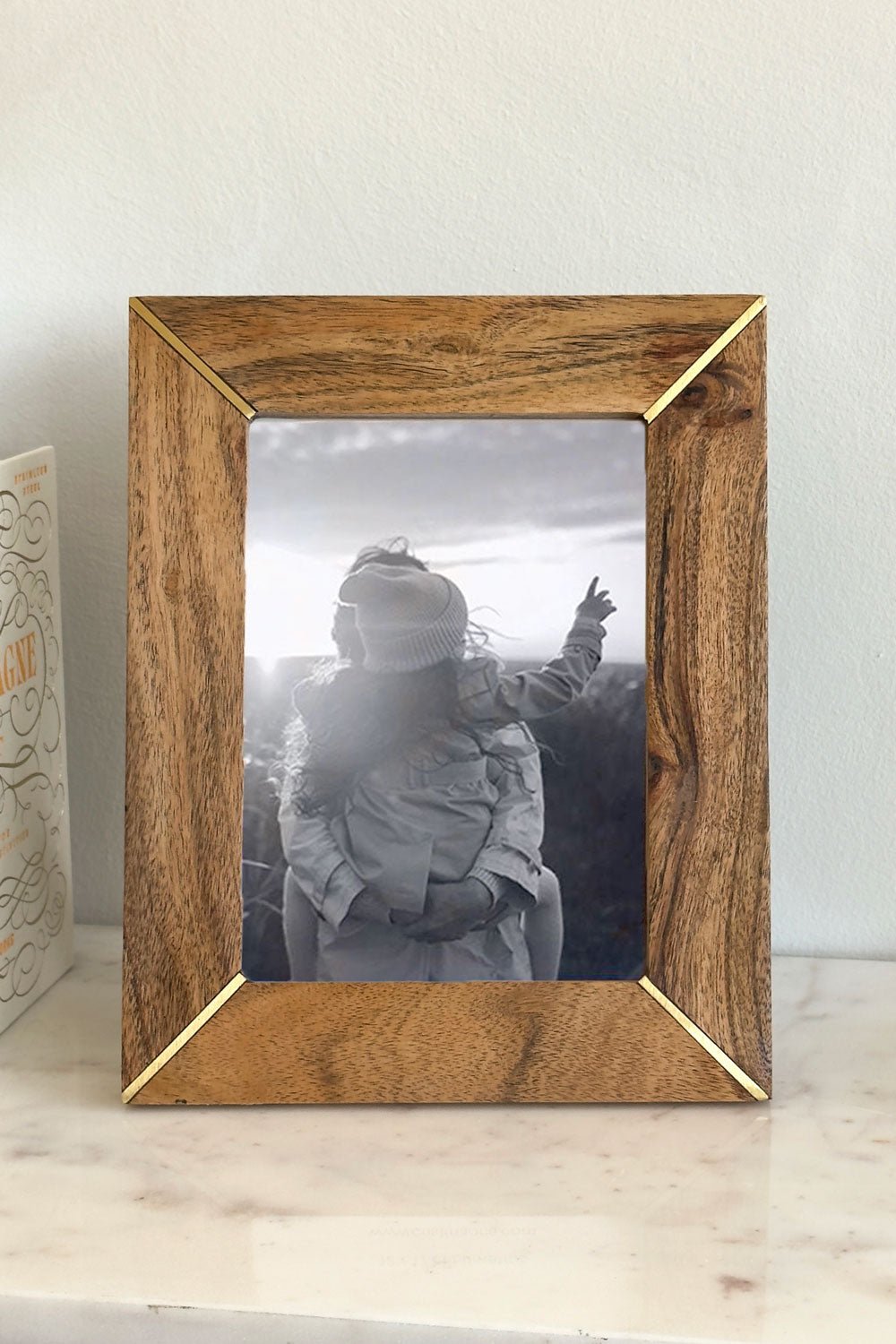 Cadre Photo en Bois avec Détails Dorés
