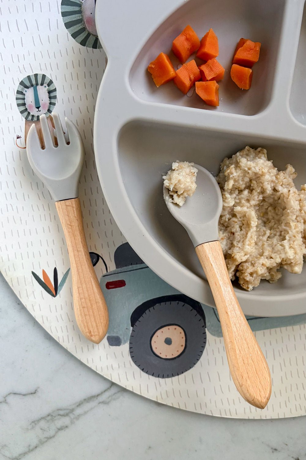 Detalle Compartimentos Plato De Silicona Diseño Oso Cristina Oria 