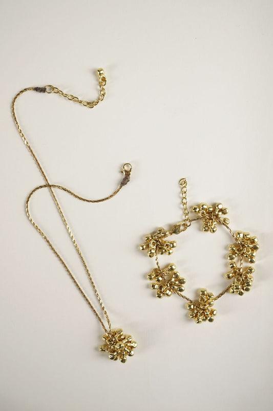 Combinación Pulsera & Collar Dorado Con Borlones Cristina Oria 
