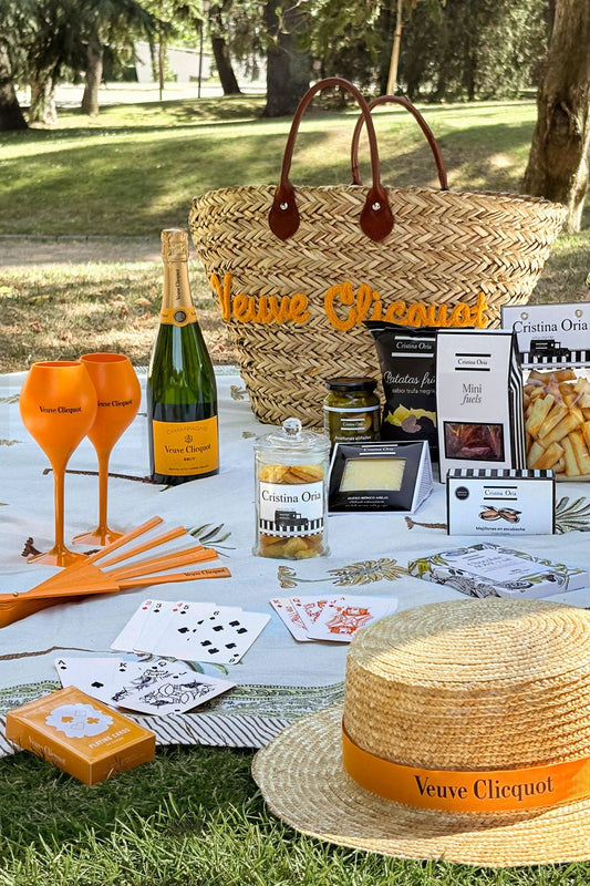 Capazo Veuve Clicquot & Productos Gourmet CO Cristina Oria