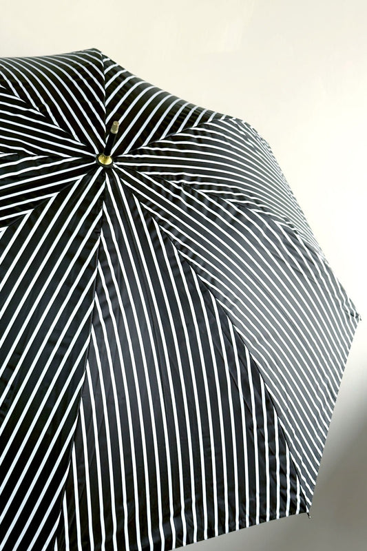 Paraguas Negro Con Rayas Blancas