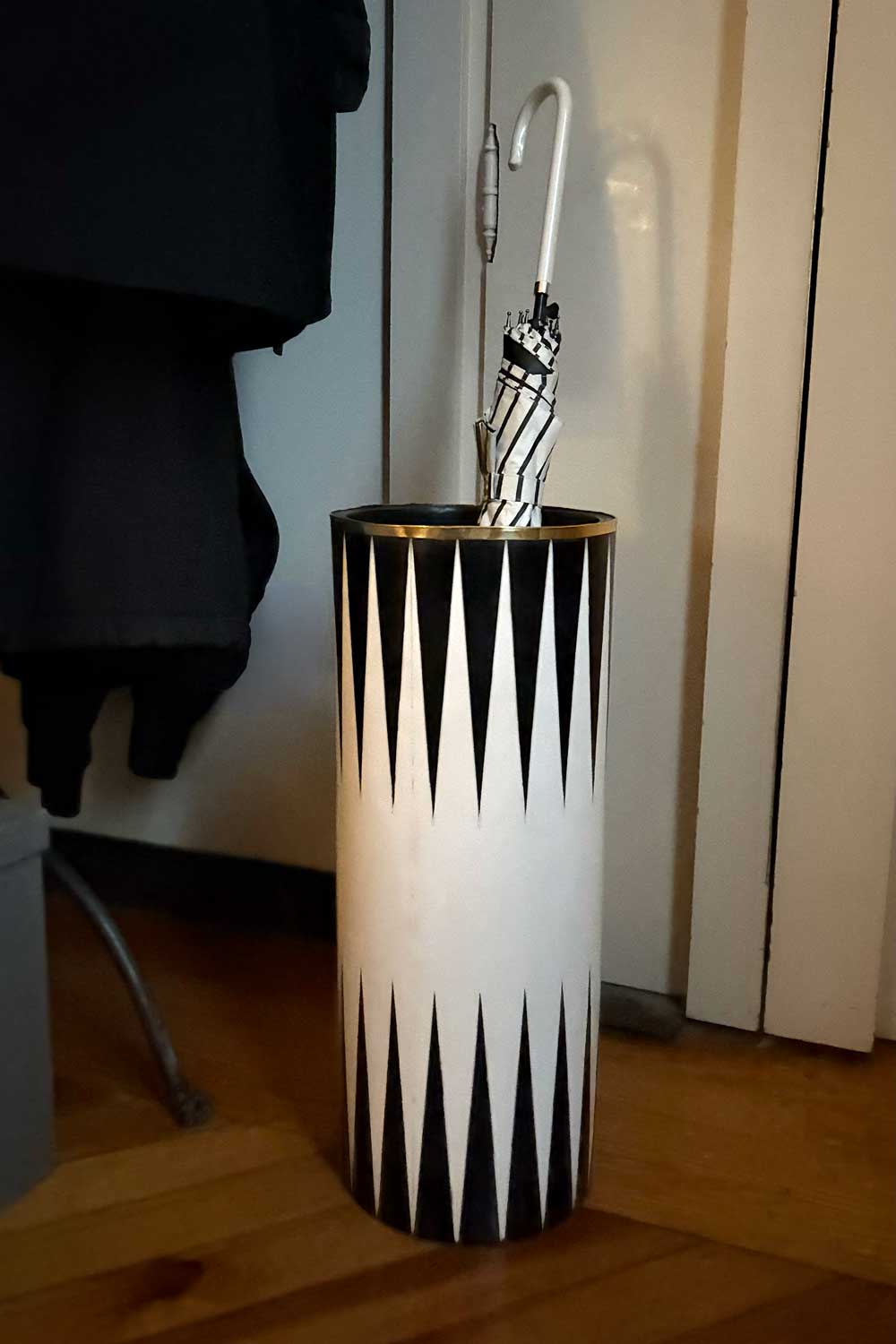 Paragüero De Resina Con Diseño Circus Blanco Y Negro