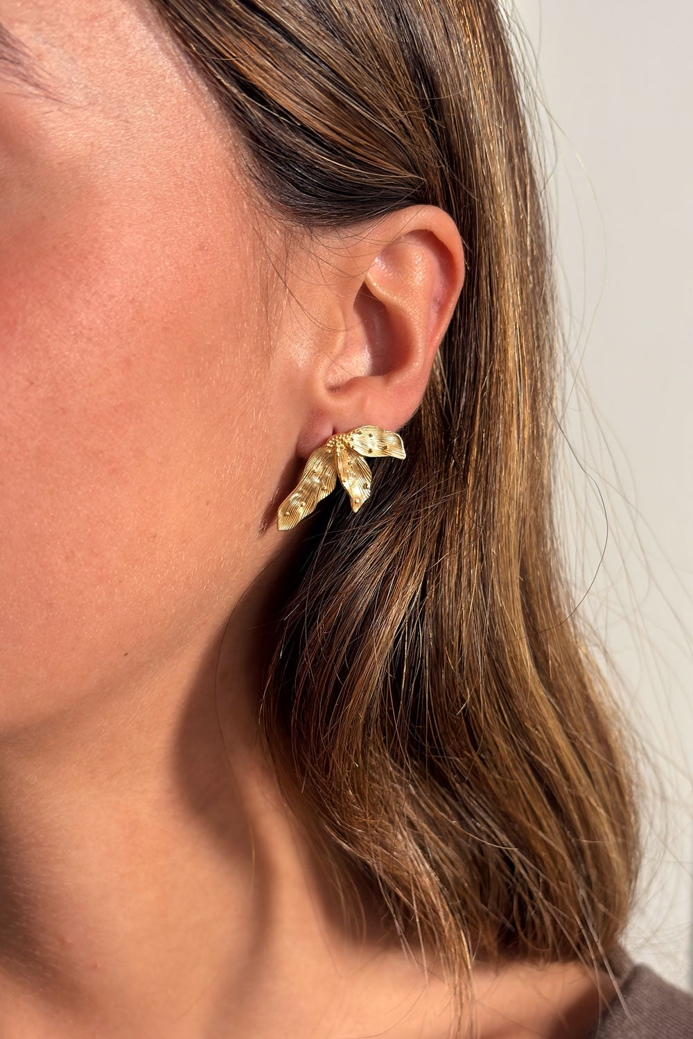 Detalles Pendientes Dorados Con Diseño De Hojas En Abanico Cristina Oria