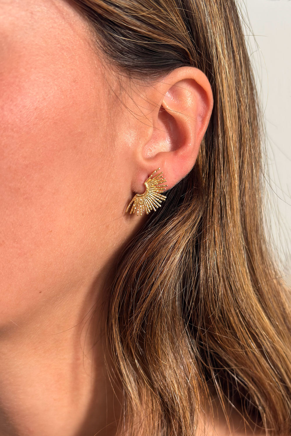 Oreja Pendientes Dorados Con Diseño Abanico Cristina Oria