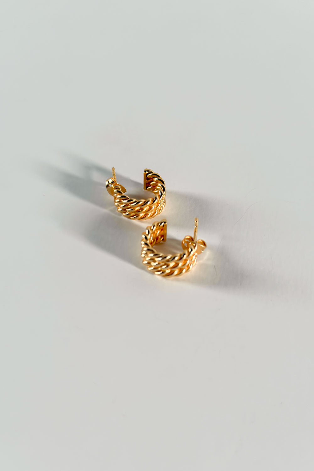 Pendientes Dorados Con Diseño De Triple Aros Espirales Cristina Oria