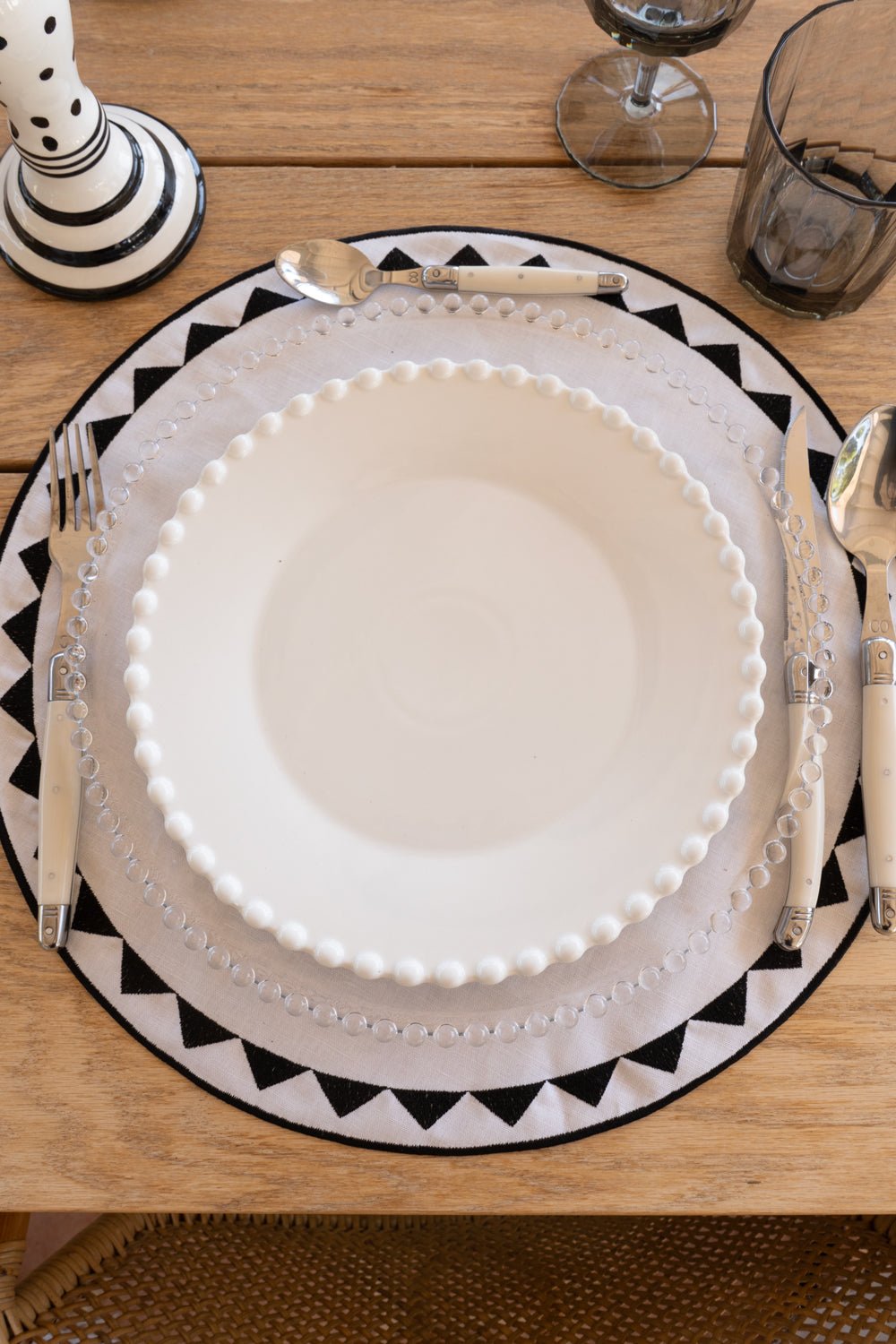 Vajilla Porcelana Blanca Diseño Bolitas 4 Personas
