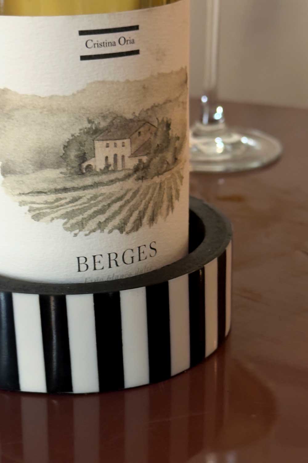 Posa Botellas De Resina Con Diseño De Rayas Blancas Y Negras