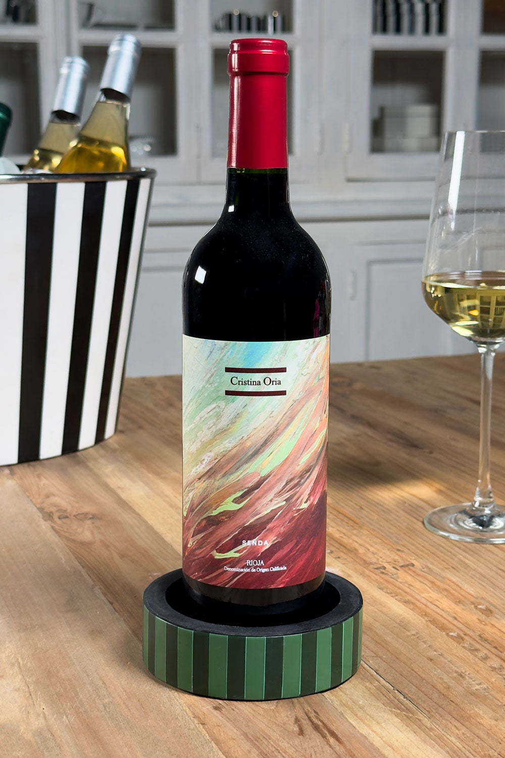 Posa Botellas De Resina Con Diseño De Rayas Verdes Y Negras Cristina Oria