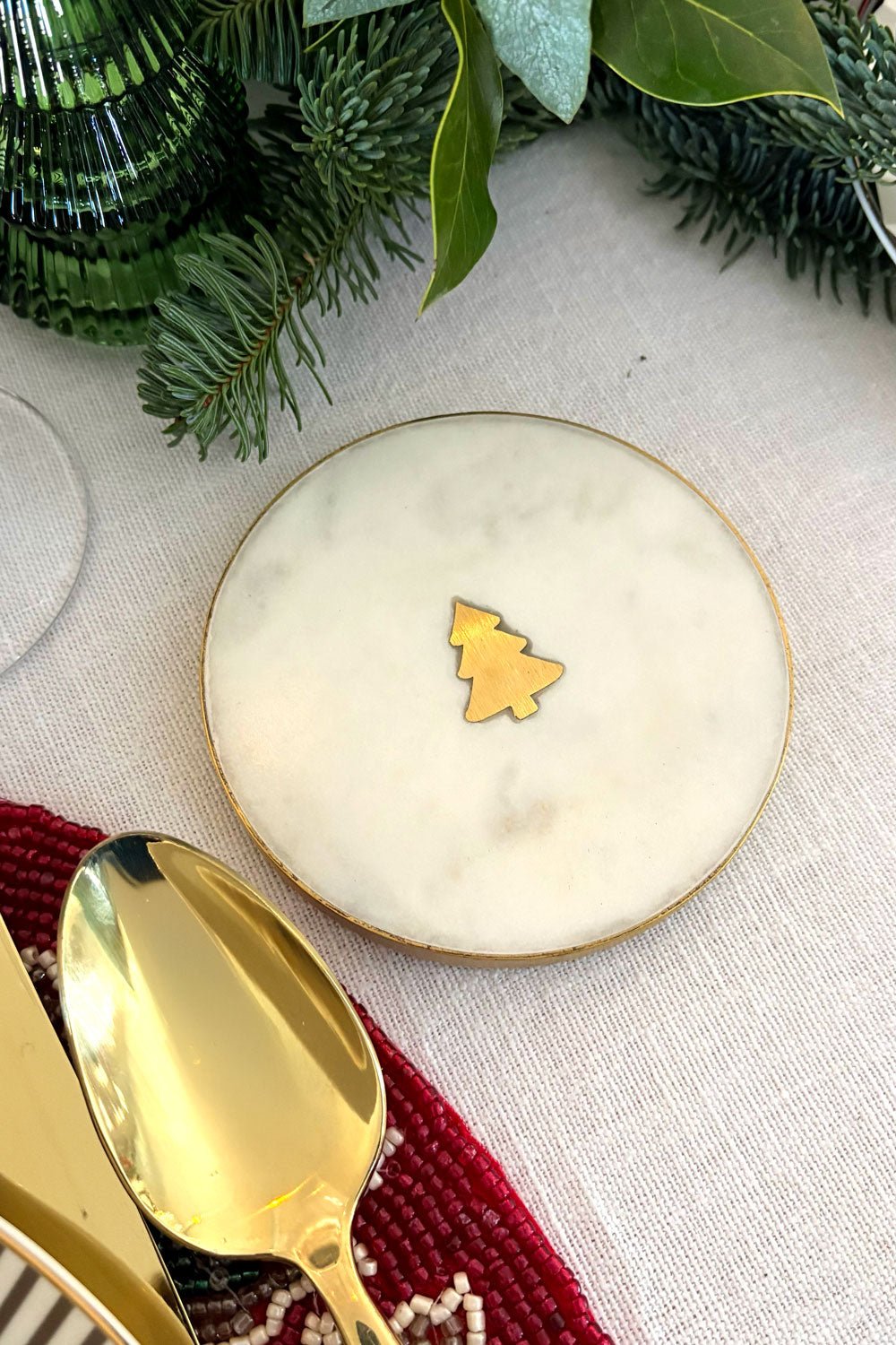 Detalle Mesa Posavasos Mármol Blanco Con Figura De Árbol Cristina Oria 