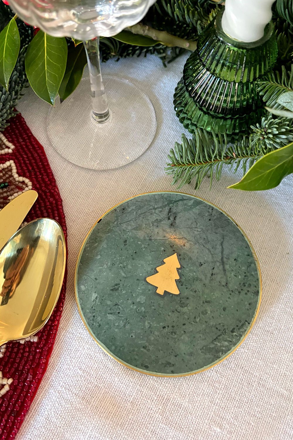 Detalle Mesa Posavasos Mármol Verde Con Figura De Árbol Cristina Oria 