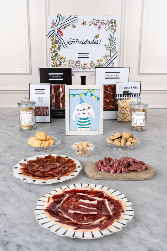 Caja Recién Mamá Homenaje Gastro & Cuadros Bordados Conejo Cristina Oria 