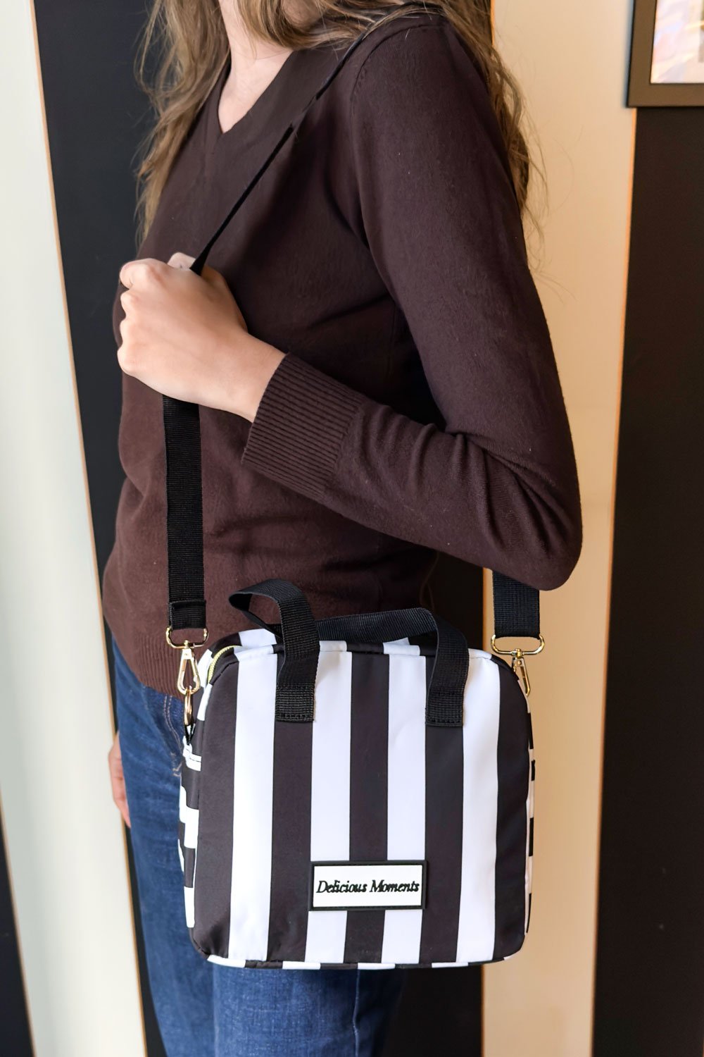 Sac Isotherme Blanc et Noir avec le message “Delicious Moments”