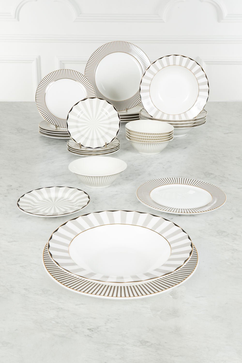 Vajilla Blanca Y Gris Con Cuencos Y Platos De Pan 6 Personas Cristina Oria 