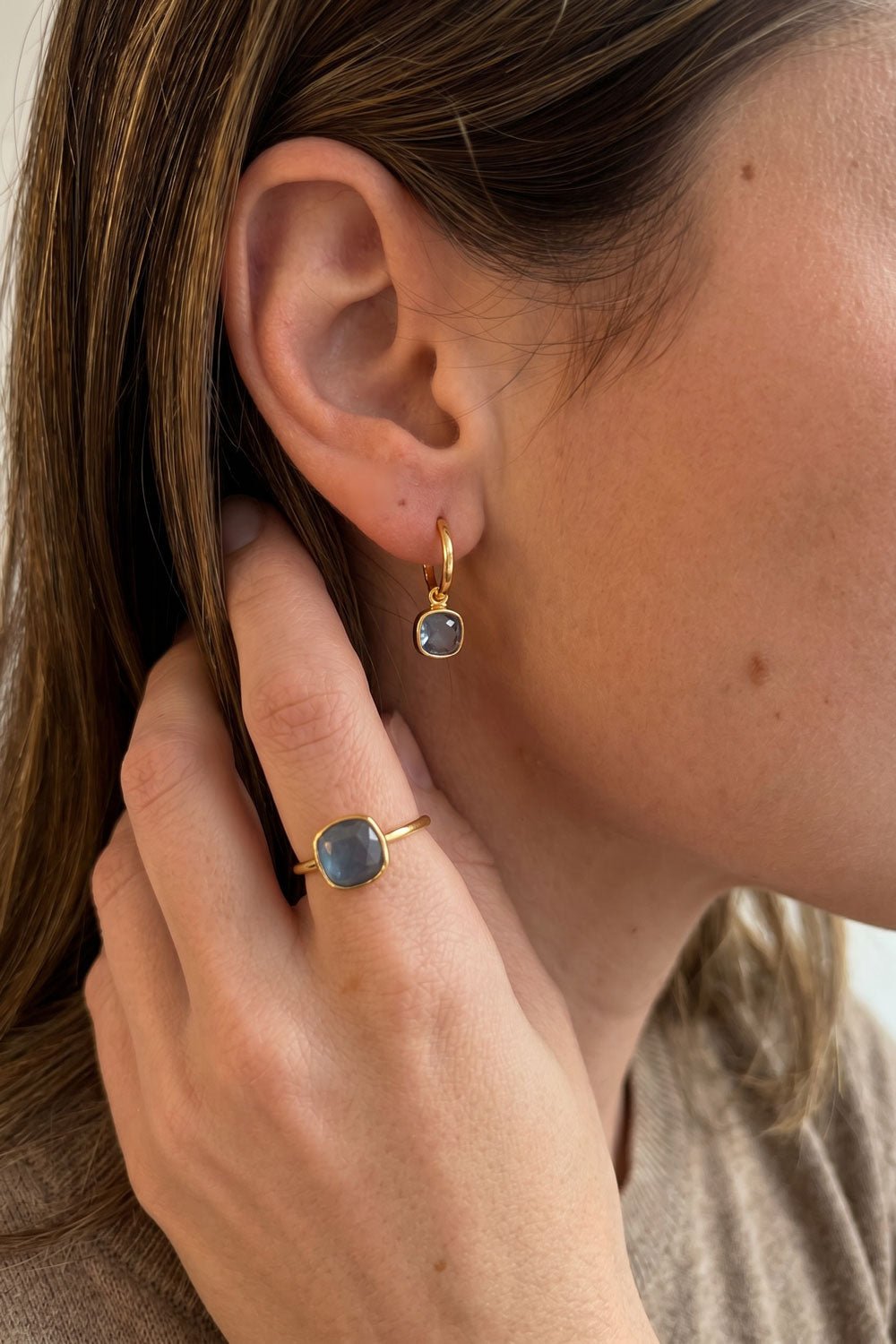 Detalles Combinación Pendiente & Anillo Cala Azul Cristina Oria