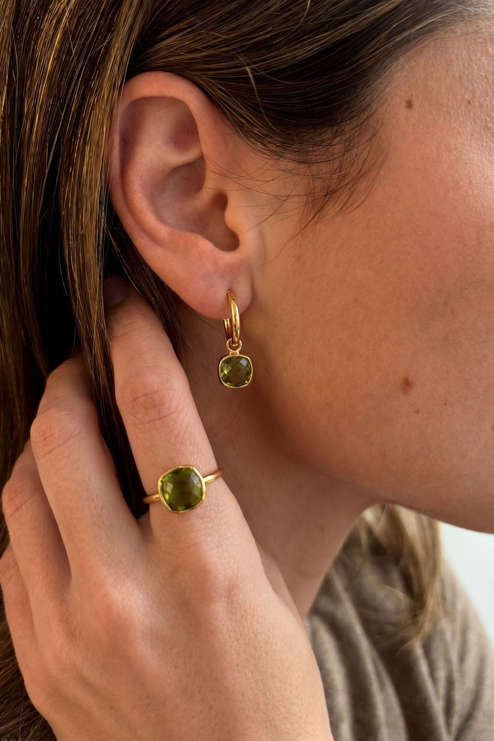 Detalles Combinación Pendiente & Anillo Cala Verde Cristina Oria